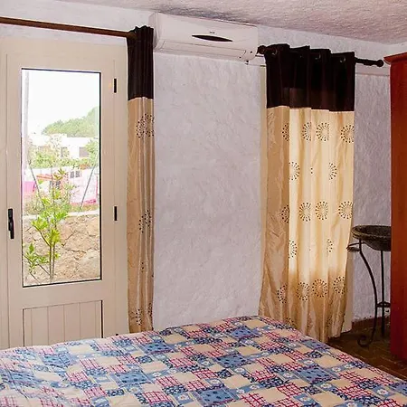 L'ile-rousse Sleeps 8 Pool Air Con Wifi Lägenhet *