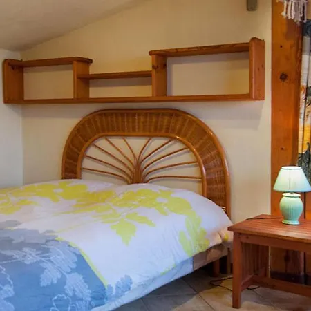 Lägenhet L'ile-rousse Sleeps 8 Pool Air Con Wifi